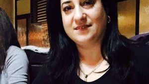 Coșmarul prin care trece o asistentă din Galați. A fost dată afară din magazin de vecini, de teama infectării cu coronavirus: ”Mi-au aruncat cu clor pe ușă”