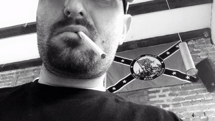 Cheloo a răbufnit. “Dacă nu aş fi fost condamnat pentru 0.6 grame de iarbă oferită unui fraier, te-aş fi călcat în picioare!” Ce l-a deranjat pe artist
