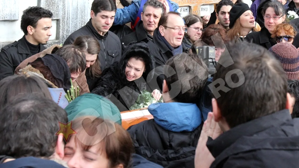 Dragomir Max, concurent la Vocea Romaniei, nu a plecat de langa sicriul Malinei Olinescu!