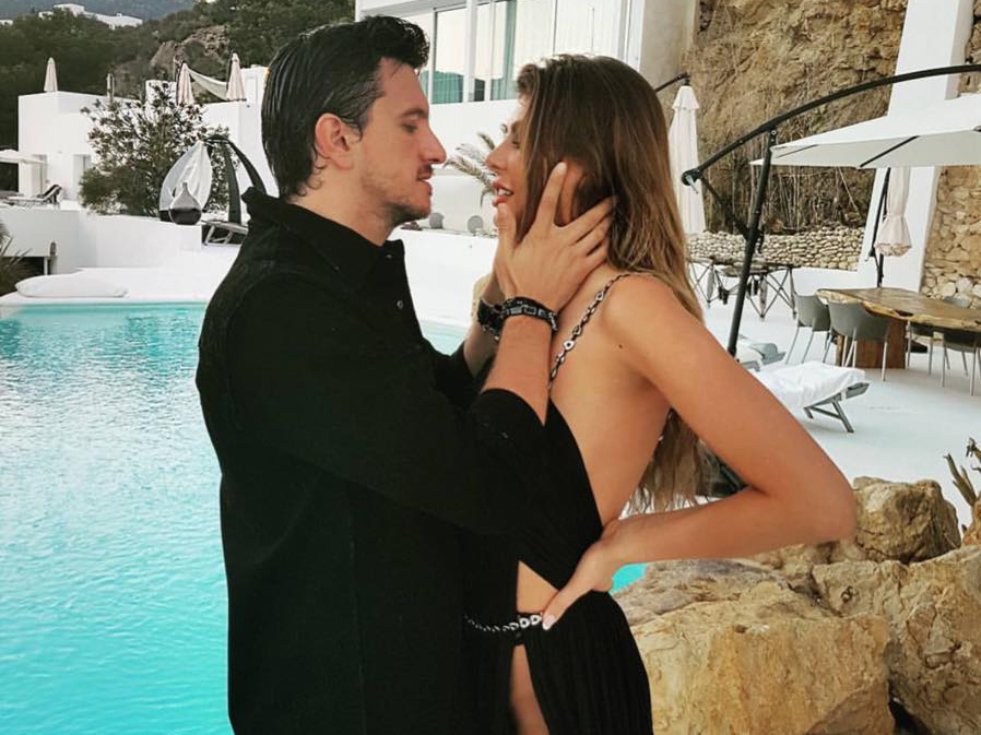Dragoş Săvulescu se iubeşte cu modelul elveţian Angela Martini (SURSA FOTO: INSTAGRAM)