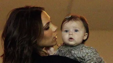 Victoria si David Beckham si-au cumparat sase brazi pentru primul Craciun cu fetita lor. Vezi cati bani au cheltuit!