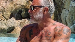 La 48 de ani, milionarul care a cucerit lumea prin dans dă dovada de o forţă extremă! Ce a făcut GIANLUCA azi pe iaht întrece orice imaginaţie!