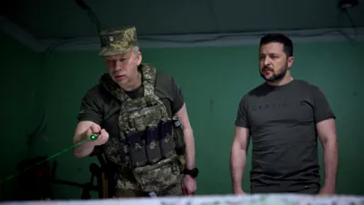Volodimir Zelenski l-a demis pe comandantul-șef al Armatei ucrainene, Oleksandr Sîrski. Cine îi ia locul