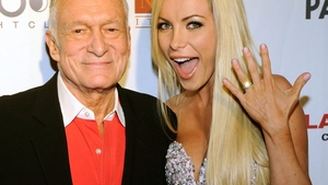 Văduva lui Hugh Hefner și-a expus iubitul tinerel! Cei doi au avut parte de o vacanță romantică și nu s-au sfiit să își arate pasiunea