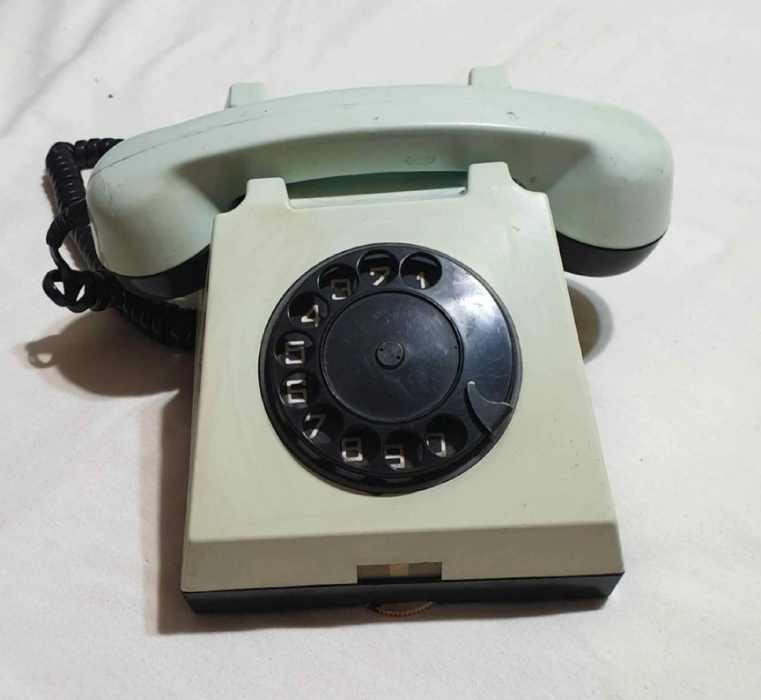 Telefon cu Disc, sursa- Facebook Copilăria Anilor 80-90