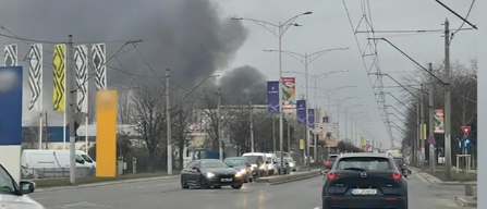 Incendiu puternic pe Iuliu Maniu din București. 8 autospeciale au intervenit pentru stingerea flăcărilor