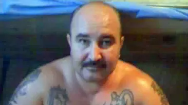 Fiul sau loveste cu sete, insa n-o sa-ti vina sa crezi cum se lupta Nutu Camataru. Intra sa vezi o bataie pe cinste