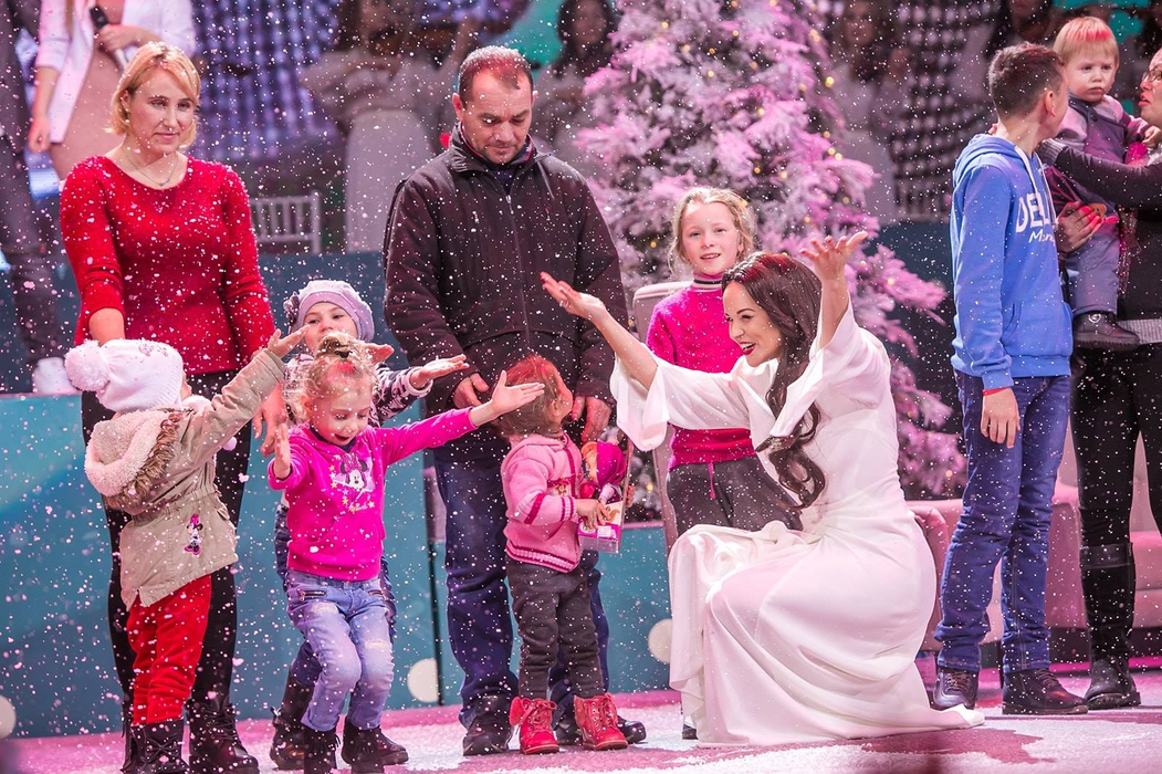 Imagine rară! Cum arăta Andreea Marin la 20 de ani, când prezenta „Țara lui Piticot”