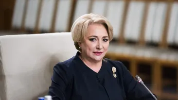 Iulia Albu o face praf pe Viorica Dăncilă, după apariția de la sfințirea Catedralei: “S-a îmbrăcat ca la metrou!”