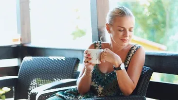 Jojo, la proba costumului de baie! Cum arată actriţa la 7 luni după ce a născut