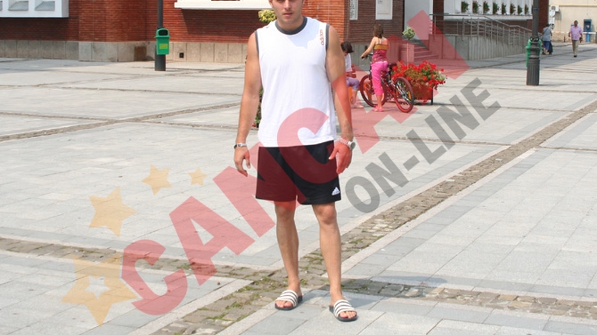 Selariu isi inaugureaza casa dupa sase ani
