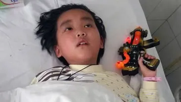 Avea 7 ani cand a murit de cancer, iar mama sa este in viata datorita lui! Gestul emotionant pe care l-a facut inainte sa moara!