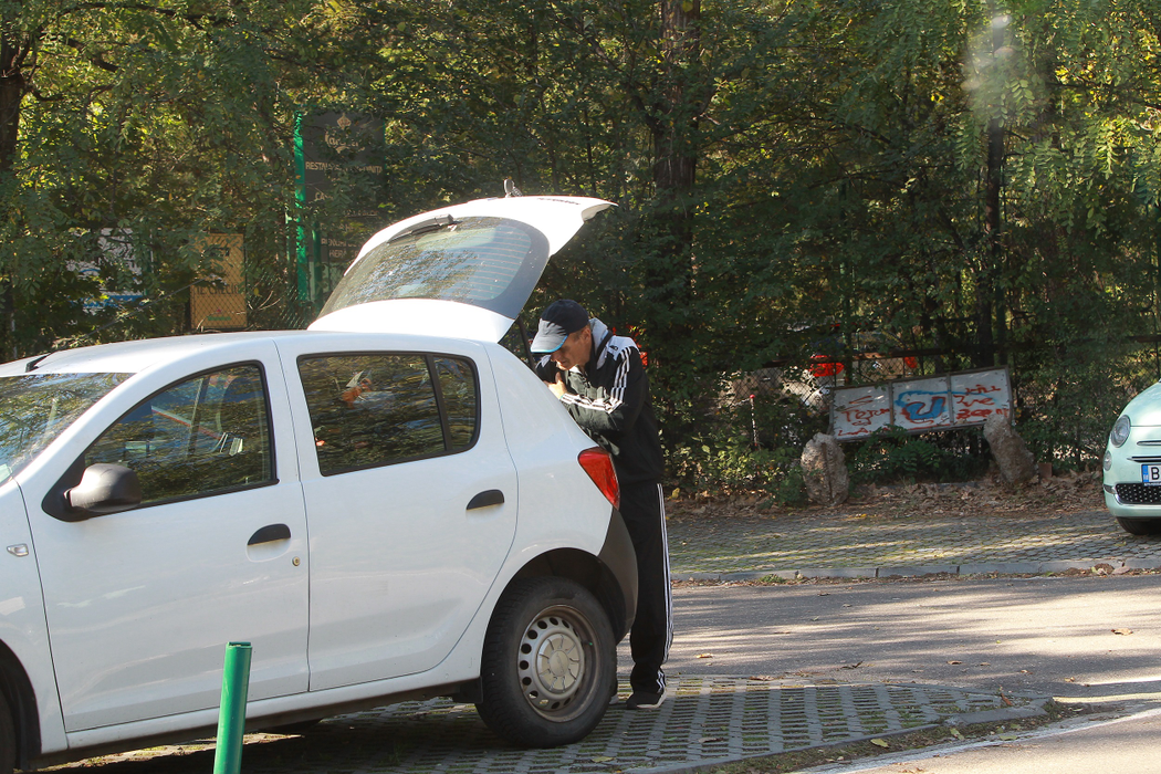 CTP își descarcă echipamentul în portbagaj