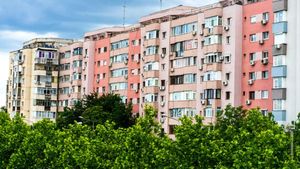 Românii care stau la bloc trebuie să știe asta. Asociația te poate obliga să faci curățenie în apartament