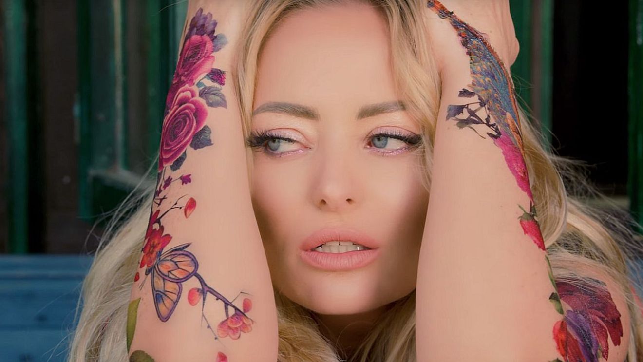 Delia Matache, diagnosticată cu 4 afecțiuni neurologice: sindromul Peter Pan, ADHD, misofonie și anxietate. Cum îi afectează viața artistei