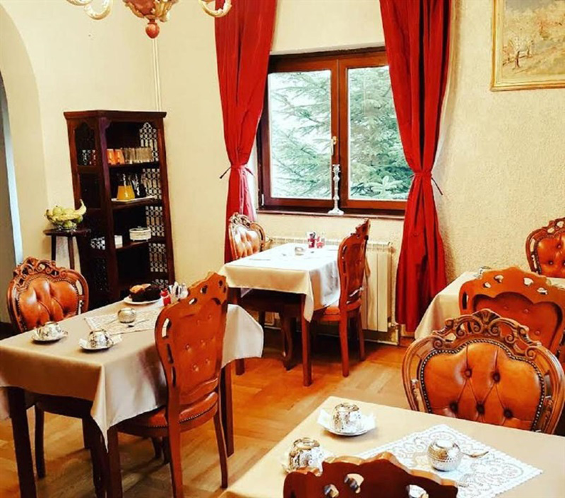 Sursa: romania.directbooking.ro