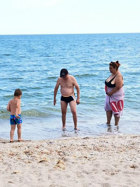 Cum arată Ioana Tufaru în costum de baie, la aproape 100 de kilograme. Fiica Andei Călugăreanu și-a sărutat soțul în văzut tuturor