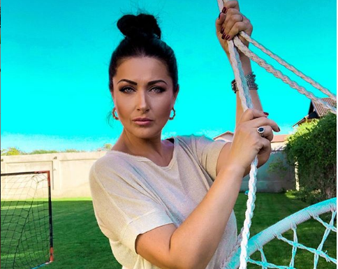 Pusă la zid de fani, Gabriela Gristea le-a dat peste nas: provocarea din baie, fără sutien și…