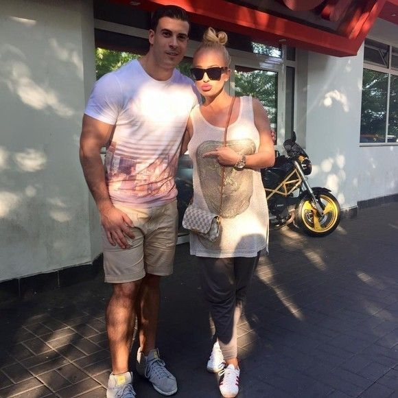 Sărbătoare mare în familia Andei Adam! Fratele artistei se însoară astăzi