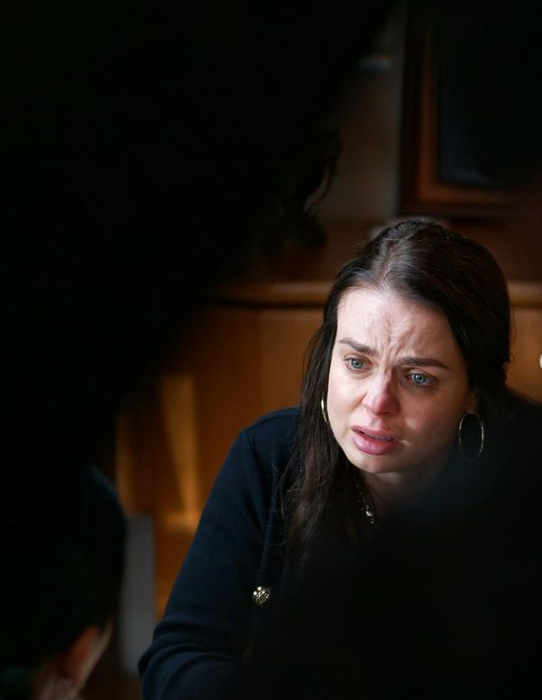 După drama din Clanul, Cătălina Grama Jojo a dat-o pe comedie. Își pregătește rolul în oglindă