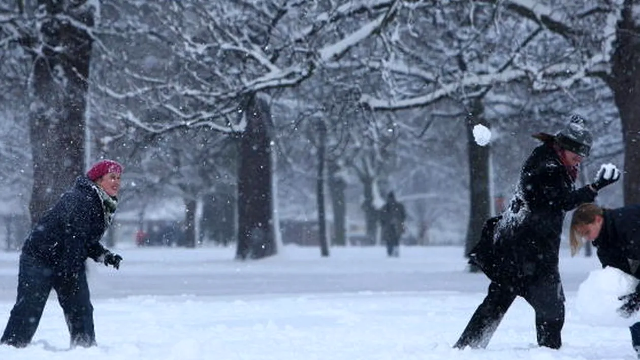 VREMEA SE RACESTE! Prognoza meteo pana pe data de 1 decembrie. Vezi cand va NINGE