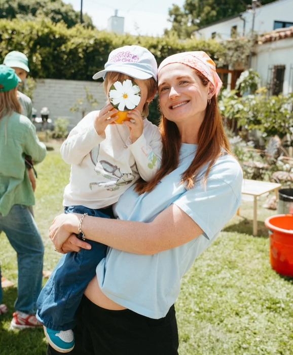 Bonnie Wright a născut acasă, sursa-captură social media thisisbwright