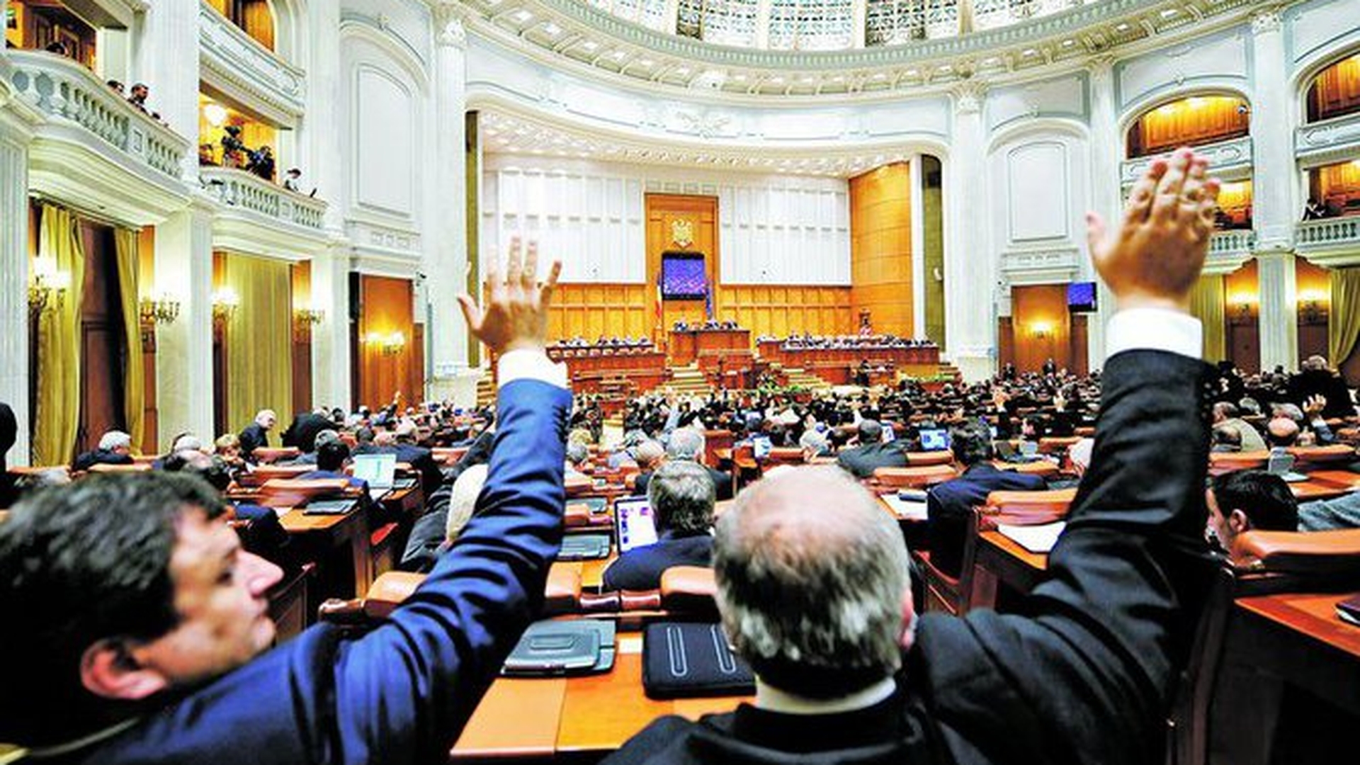 Si-au umflat bugetul cu 30%