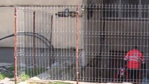 Moarte suspectă în Târgoviște! A plonjat în gol de la etajul nouă
