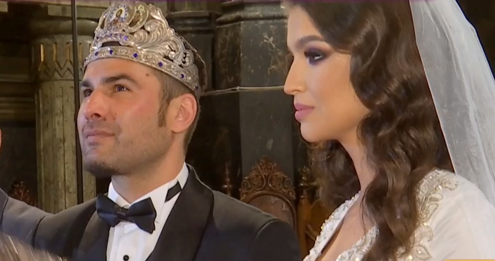 Imagini NEDIFUZATE de la cununia religioasă a Sandrei cu Adi Mutu! Soţia „Briliantului”, faţă în faţă cu întrebarea: „L-ai călcat în biserică?”