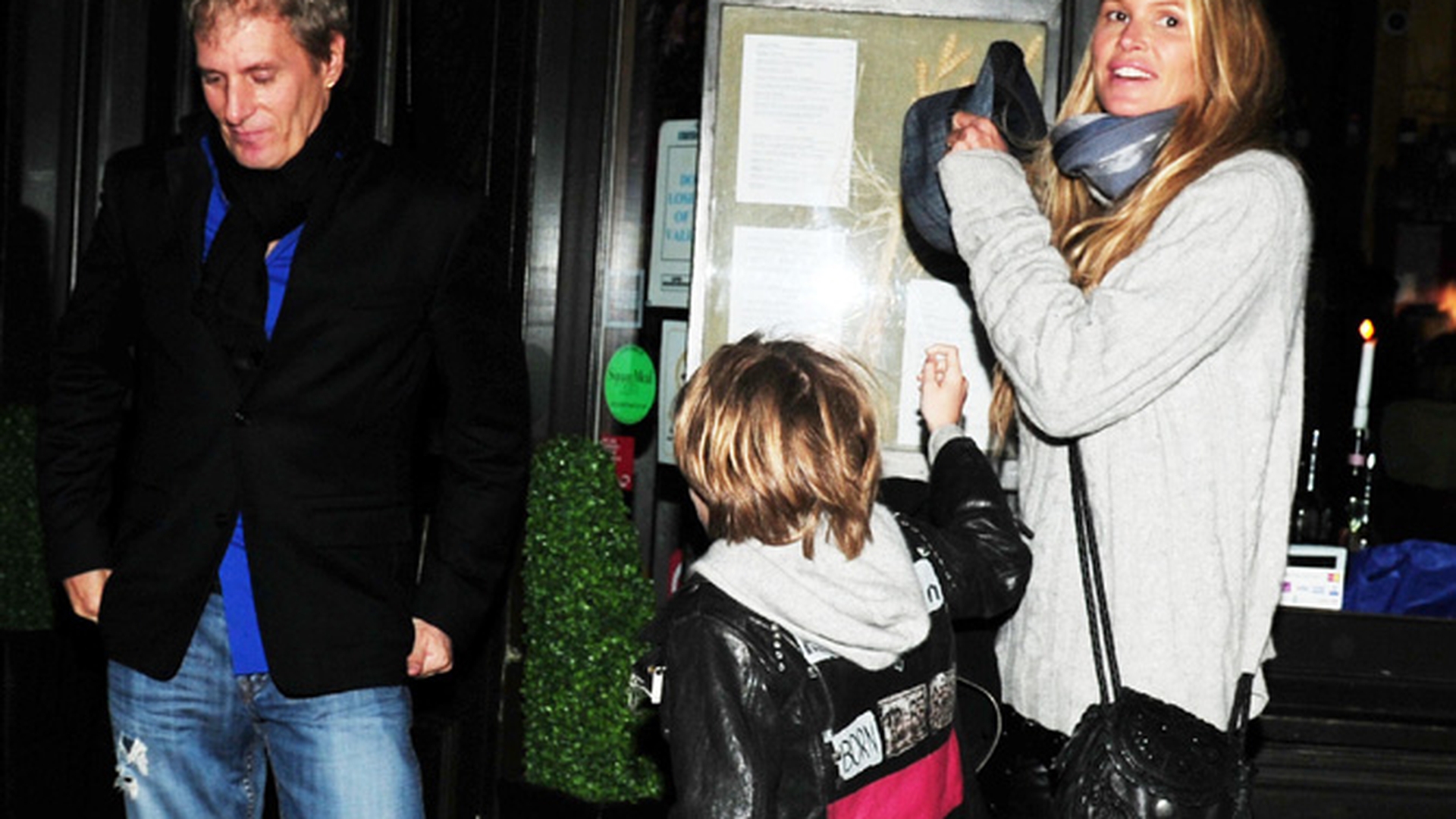 Elle MacPherson s-a combinat cu Michael Bolton! Vezi primele poze cu ce doi impreuna!