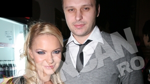 Andreea Antonescu e doamna Spak de foarte multă vreme! Cântăreaţa a făcut cununia în oraşul Potcoava!