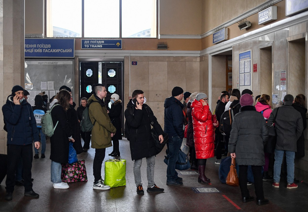 Coadă la bilete la gara din Kiev. (Sursa foto: profimedia.ro)