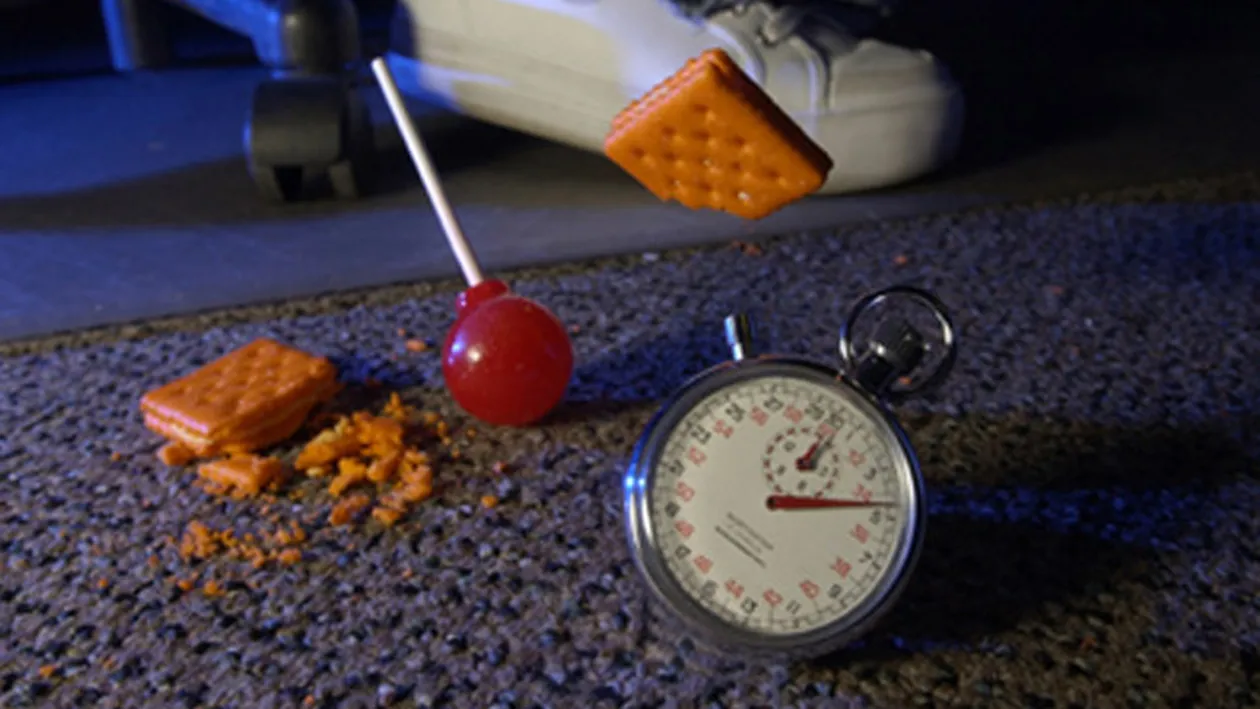 Regula celor 5 secunde nu este doar un mit! Ce se intampla cu produsele care ti-au cazut pe jos