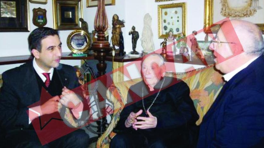 Doi romani l-au jefuit pe cel mai batran episcop din lume