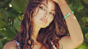 MĂDĂLINA GHENEA a făcut publică o nouă imagine cu burtica de gravidă, iar ROXANA VANCEA a reacţionat imediat