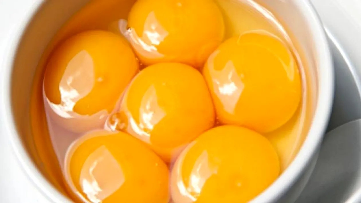 Galbenusul de ou, mereu la indemana! 7 efecte benefice ale acestuia! La ce il poti folosi