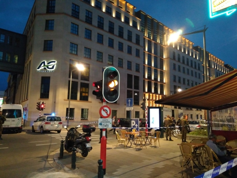 Atac terorist în Bruxelles! Doi militari au fost răniţi