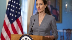 ANGELINA JOLIE, mesaj dur după ce DONALD TRUMP a decis să elimine musulmanii din America: „O joacă cu focul“