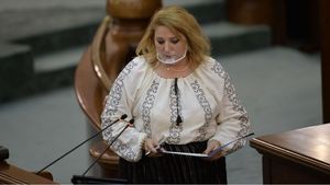 Imagini incredibile cu Diana Șoșoacă. Cum a sfidat senatoarea, din nou pandemia participând la o petrecere ilegală unde i-a făcut dedicații lui Raed Arafat