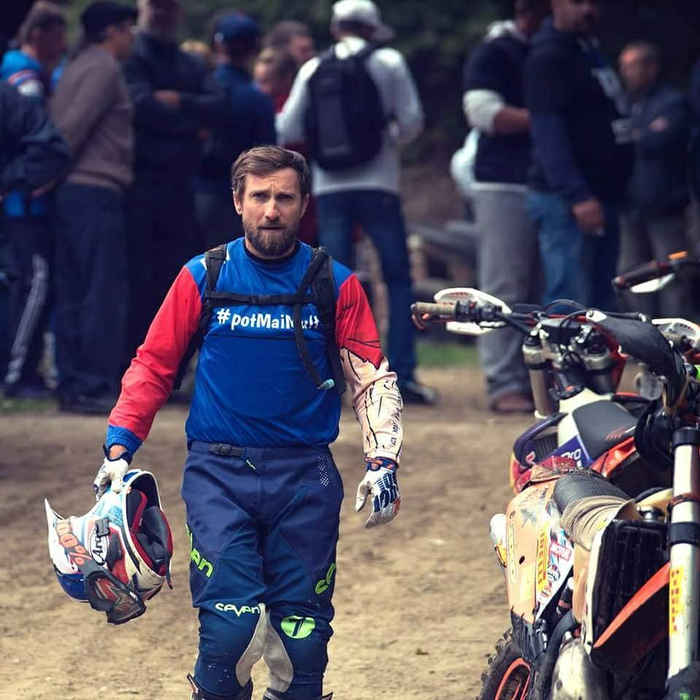 Dani Oțil, mărturisire emoționantă de 8 Martie: “Ma imbolnavisem rau. Am vomitat toată ziua si toată seara. A venit mama… “