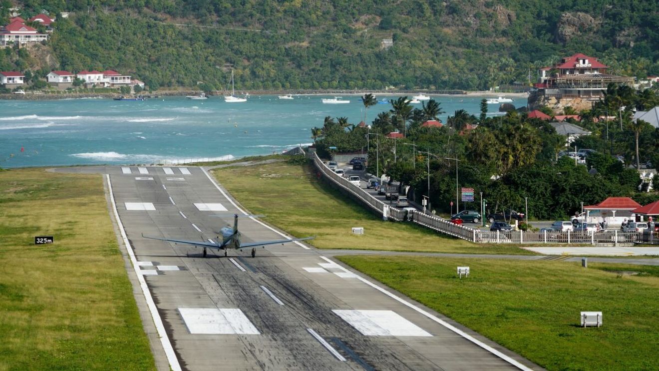 Haos în Caraibe! Vedetele și milionarii au rămas blocați pe insule după operațiunea din Venezuela