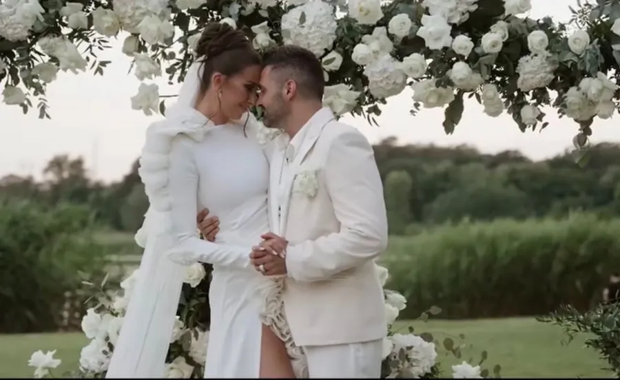 Cum au sărbătorit artistul și soția lui aniversarea de un an de căsnicie