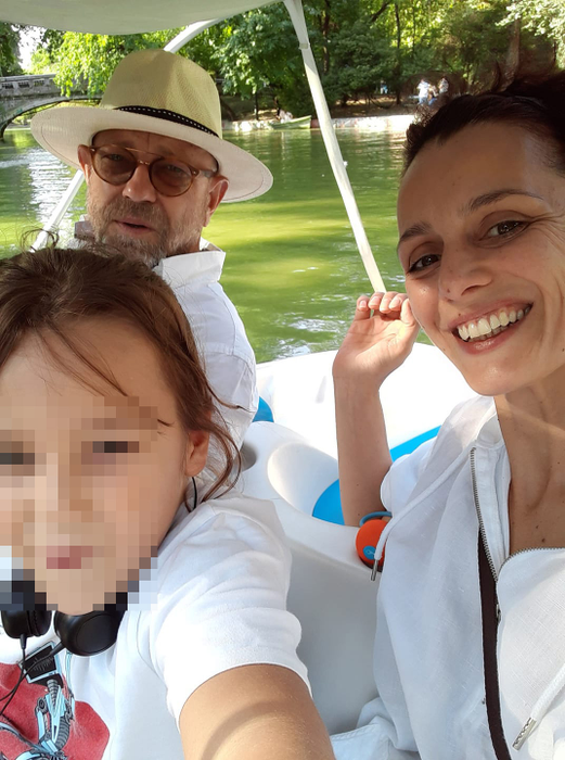 Fostul moderator de la Radio Guerrilla s-a despărțit în mare secret de soție, iar acum… Îi dă lovitura chiar fiului său!