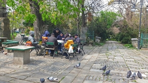 Pensionarii care vor primi voucher în valoare de 2583 de lei locuiesc în îndepărtata Spanie și nu au contribuit la stat