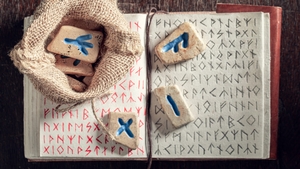 Horoscop rune azi, 7 iulie 2026. Zi cu capcane financiare pentru toate zodiile. Ce spune runa Thurisaz inversat
