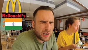 "Totul e greșit aici!" Cum a reacționat acest turist din România, după ce a comandat un burger într-un McDonald's din India