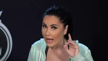 Gafa colosală a Oanei Zăvoranu, în direct, la Tv. I s-a văzut partea intimă atunci când s-a ridicat de pe canapea în emisiunea lui Dan Capatos