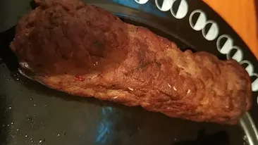 Ireal ce a pățit un bărbat după ce a cumpărat o caserolă de mici din Kaufland Cluj-Napoca, pe care a dat 16.99 lei. Ce s-a întâmplat când i-a gătit