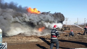 Incendiu de proporții în Vrancea! O cisternă cu 3 tone de motorină a luat foc!