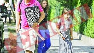 Lui Dan Petrescu i-au cazut pantalonii pe strada